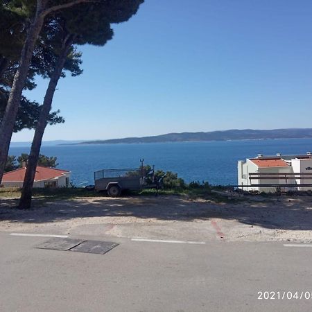Apartments Lovre - Close To The Sea Brela Esterno foto