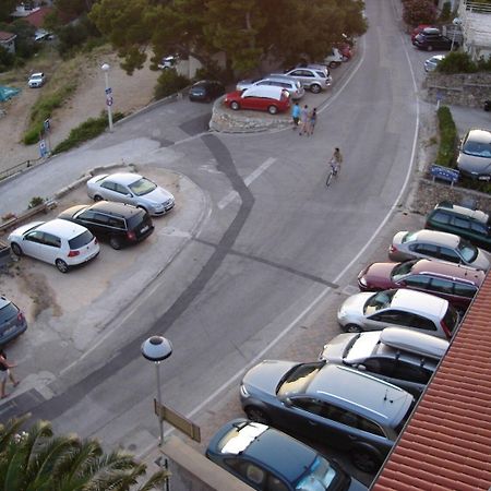 Apartments Lovre - Close To The Sea Brela Esterno foto
