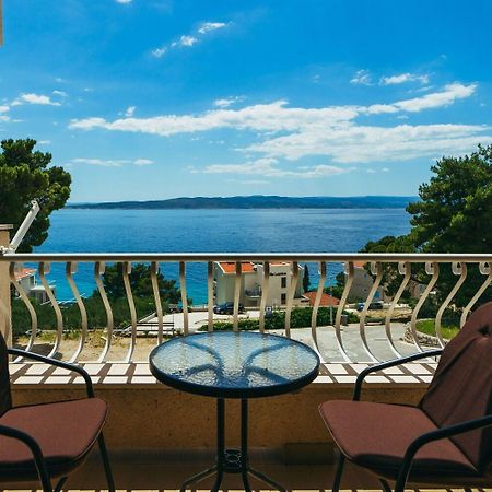 Apartments Lovre - Close To The Sea Brela Esterno foto