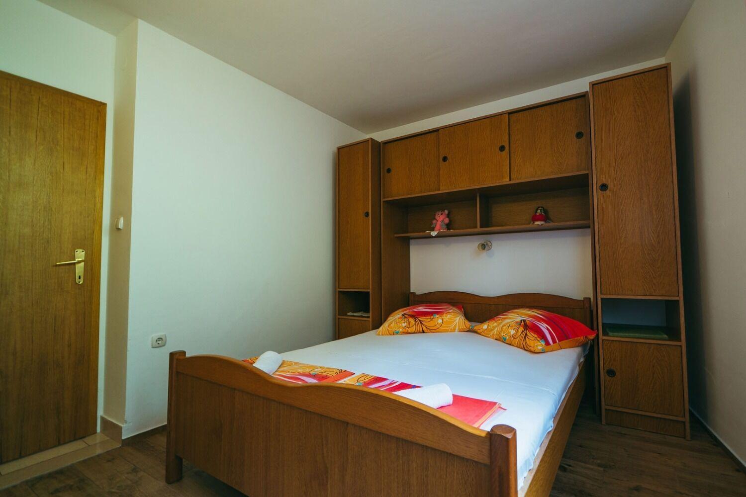 Apartments Lovre - Close To The Sea Brela Esterno foto