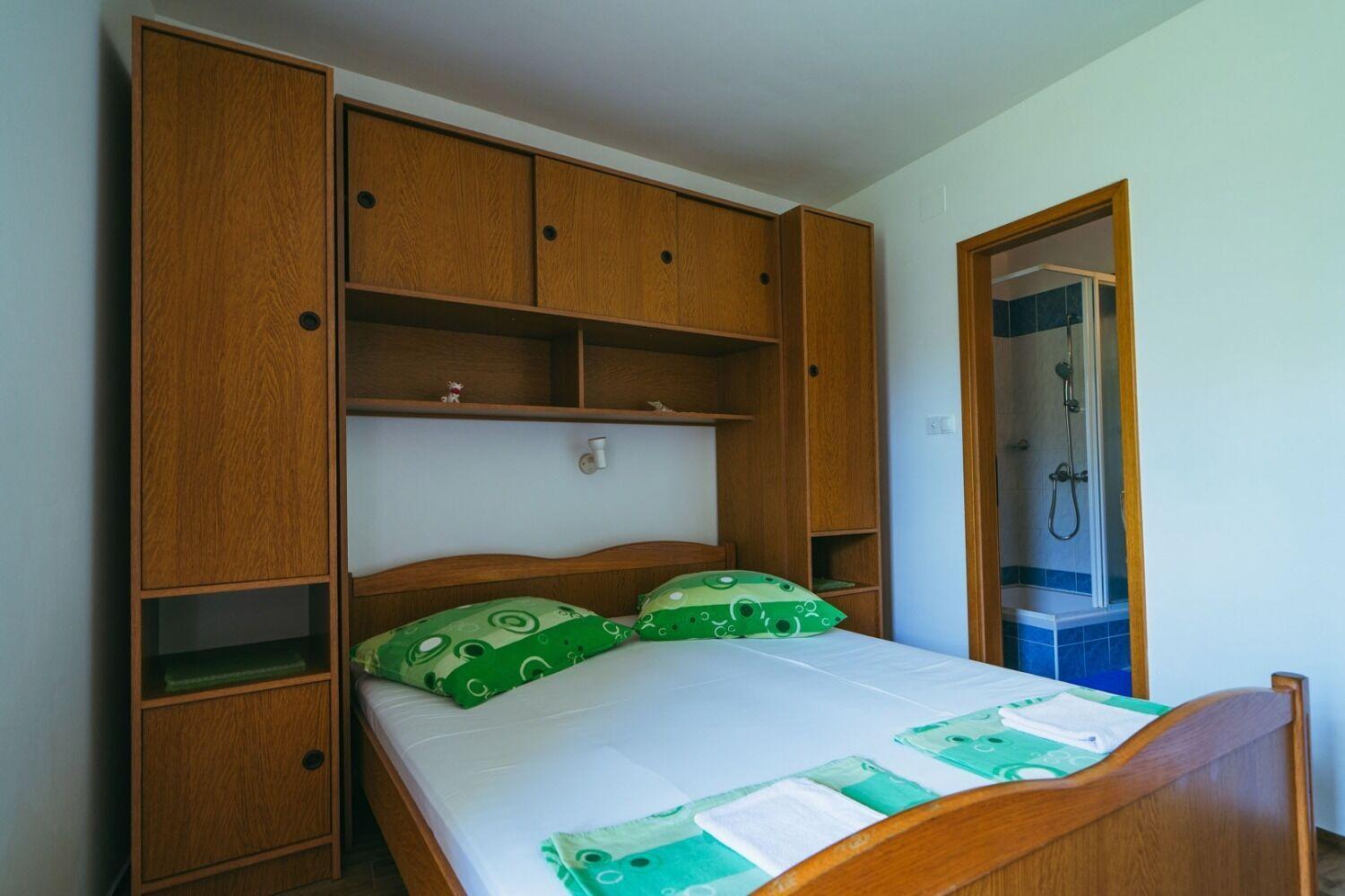 Apartments Lovre - Close To The Sea Brela Esterno foto