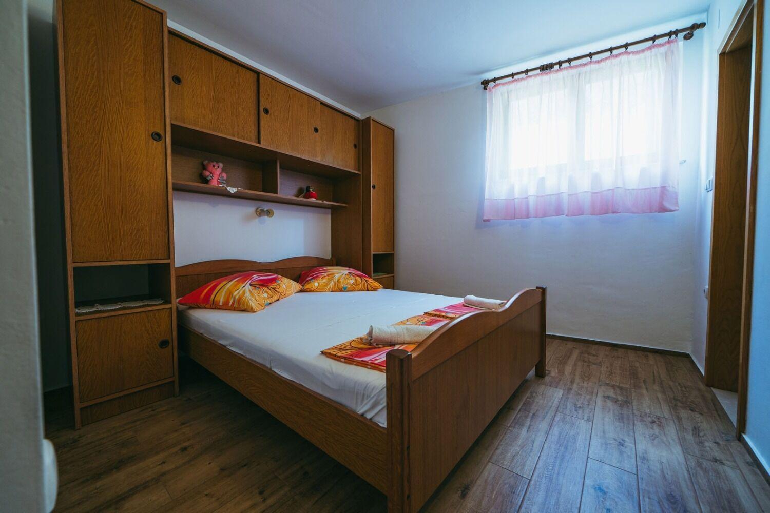 Apartments Lovre - Close To The Sea Brela Esterno foto