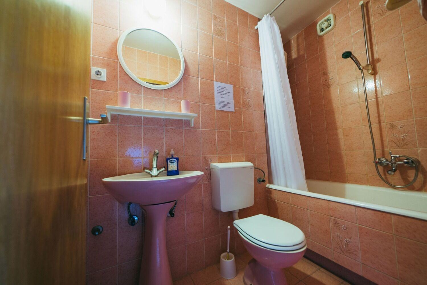 Apartments Lovre - Close To The Sea Brela Esterno foto