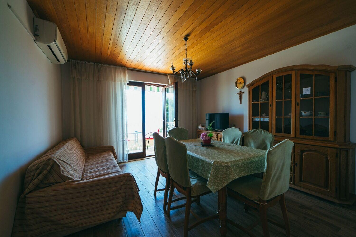 Apartments Lovre - Close To The Sea Brela Esterno foto