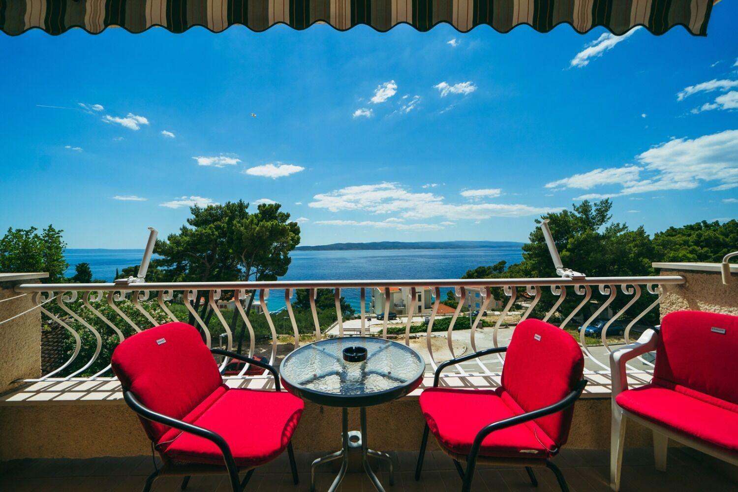 Apartments Lovre - Close To The Sea Brela Esterno foto