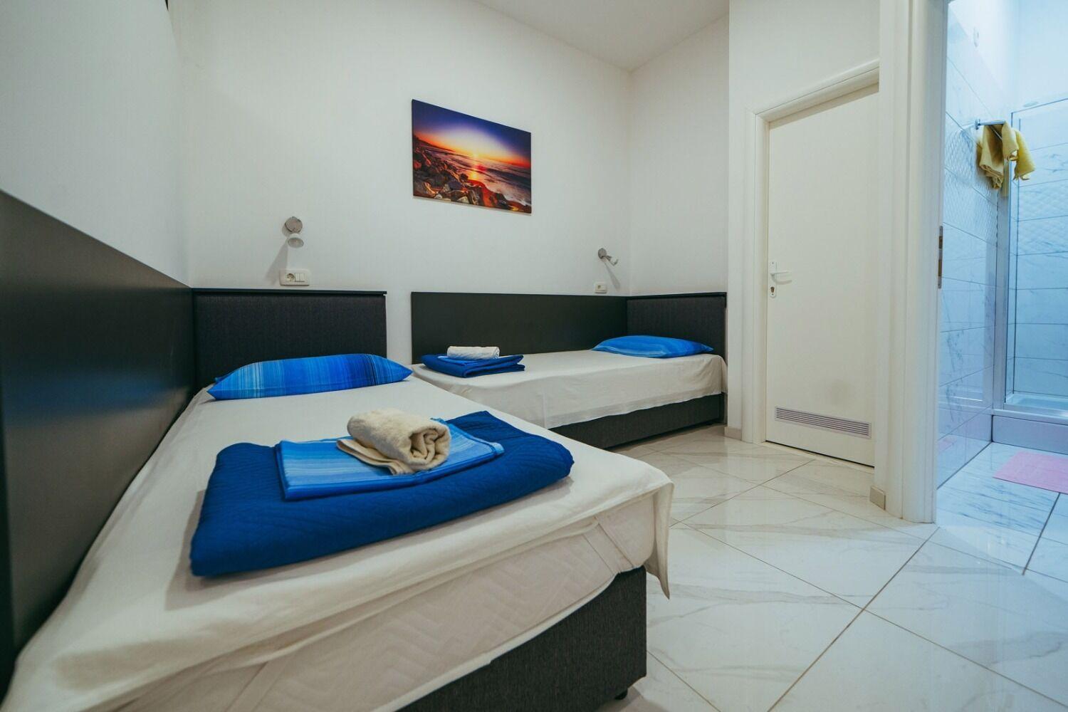 Apartments Lovre - Close To The Sea Brela Esterno foto