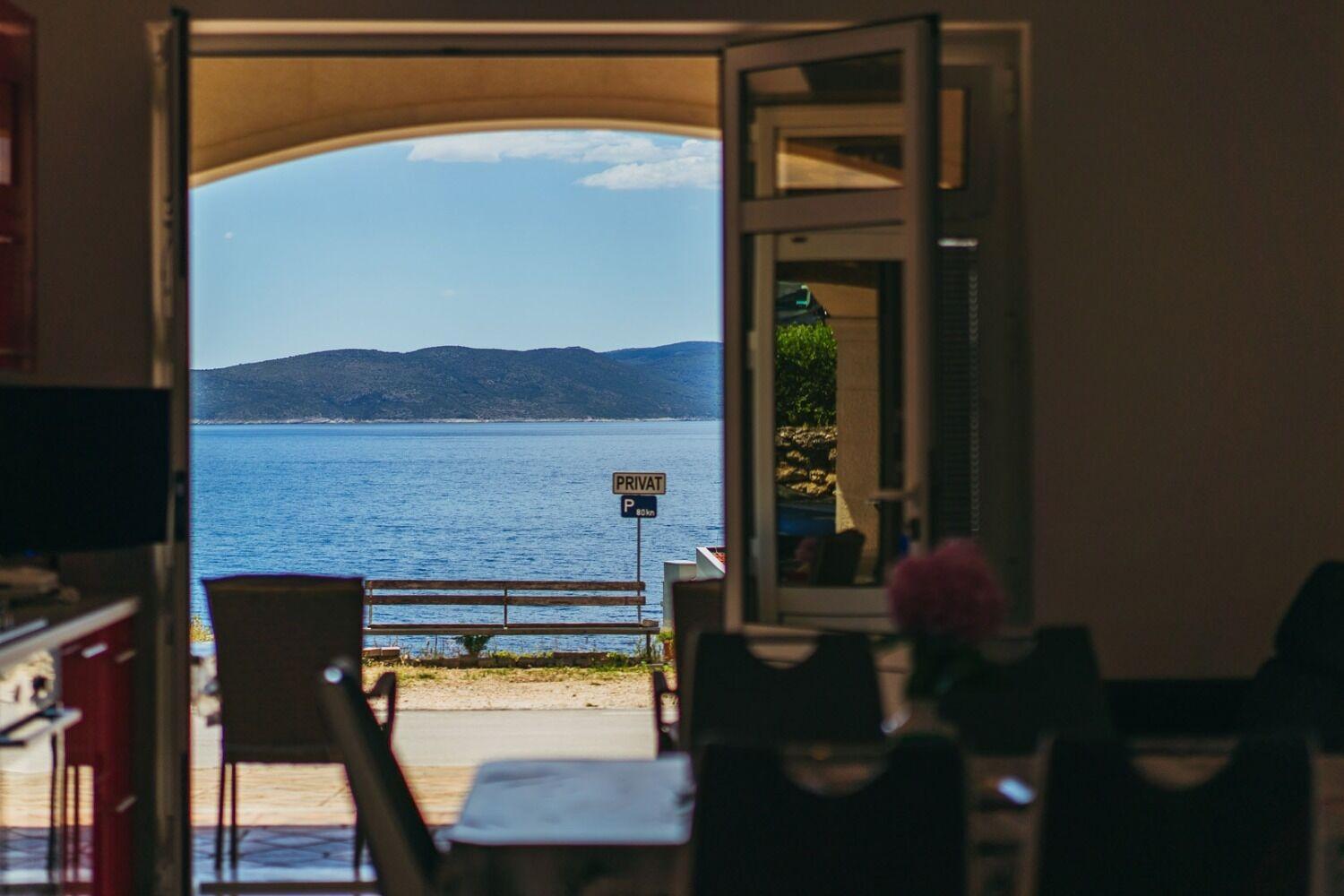 Apartments Lovre - Close To The Sea Brela Esterno foto