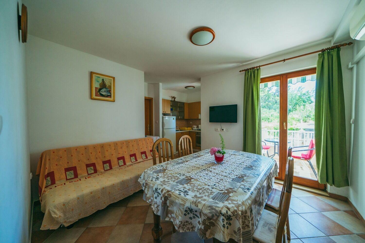 Apartments Lovre - Close To The Sea Brela Esterno foto